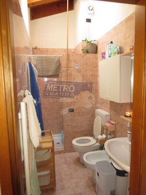 bagno con doccia - APPARTAMENTO THIENE (VI) CENTRO 